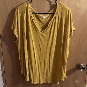 Old Navy Women's Short Sleeve Top in Golden Yellow